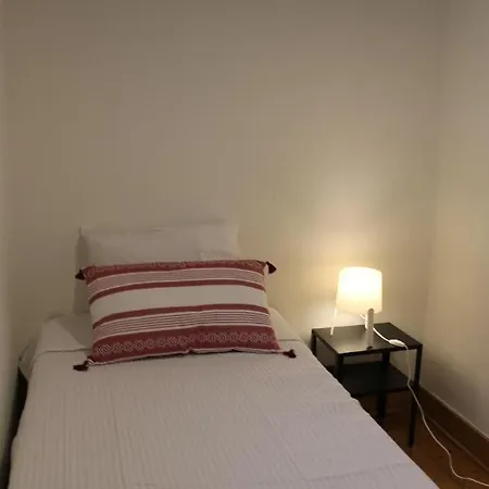 New With Great Living Balcony Downtown * Lisbon