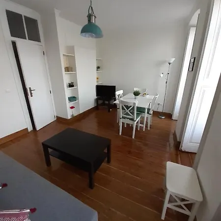 New With Great Living Balcony Downtown Apartment Lisbon