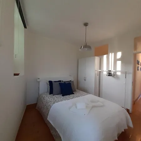 New With Great Living Balcony Downtown Lisbon